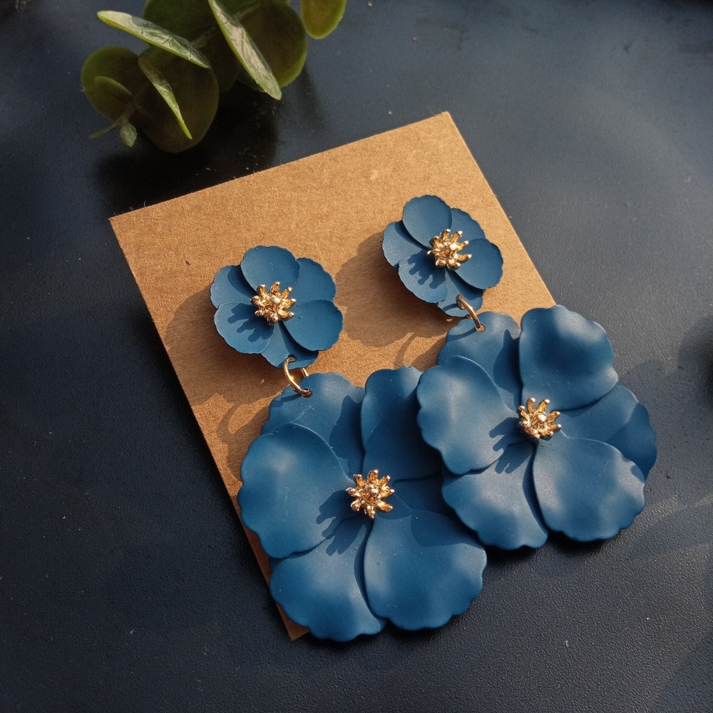 Deep Blue Floral Earrings - Picture 10 of 13
